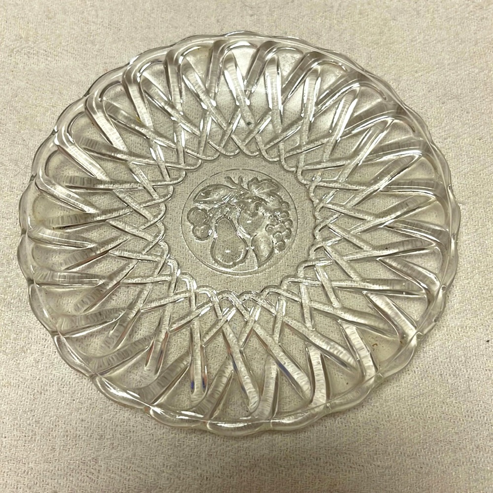 Vintage glass plate 🍎 🍌 🍐 🍇